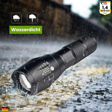 Lade das Bild in den Galerie-Viewer, Lumen Pro - taktische Taschenlampe für pure Helligkeit und Sicherheit
